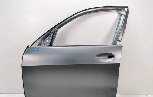 BMW X7 G07 Front door 8738555