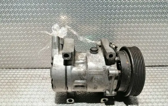 Renault Kangoo I Air conditioning (A/C) compressor (pump) 7700273801 VAL699218 DTM00056