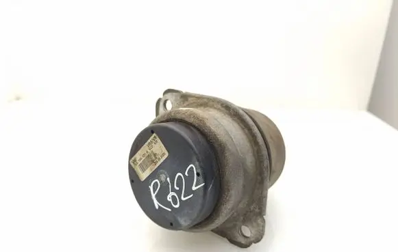 Engine mount bracket