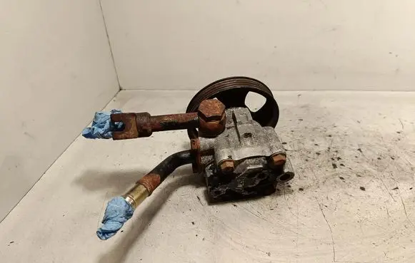 Nissan Navara D40 Power steering pump 