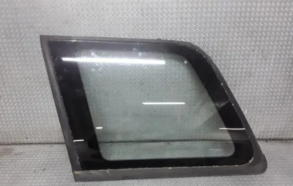 Mitsubishi Outlander Rear side window
