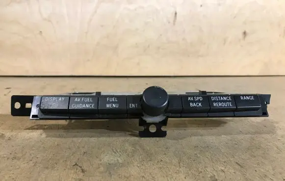 Toyota Avensis T250 On-board computer control switch FA00071B