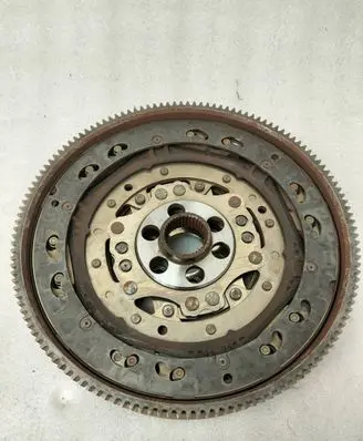 Volkswagen Transporter - Caravelle T6 Dual mass flywheel 04L105266AE