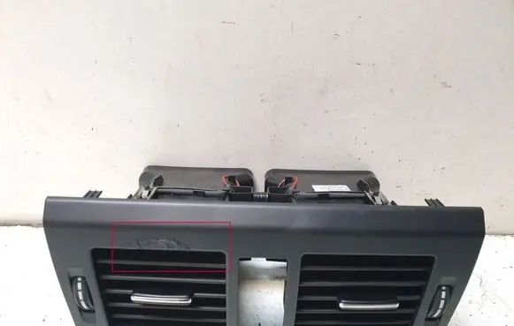 Mercedes-Benz GLK (X204) Dash center air vent grill A2048306064