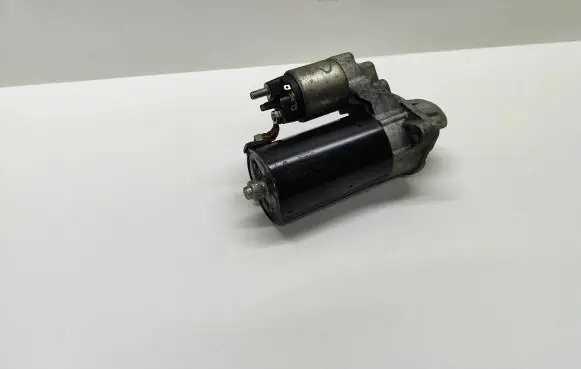 BMW 5 E60 E61 Starter motor 7796892 12417796892 0001115046