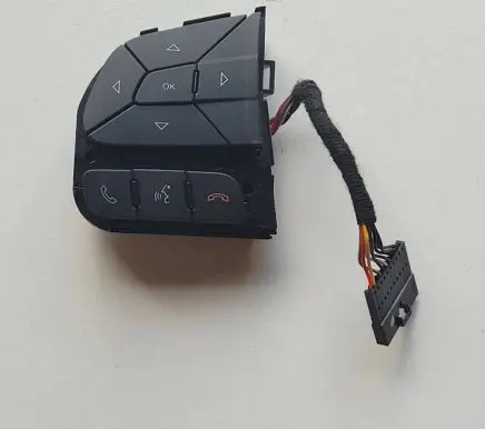 Steering wheel buttons/switches