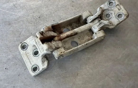 Mercedes-Benz Sprinter W906 Loading door upper hinge A9067400137