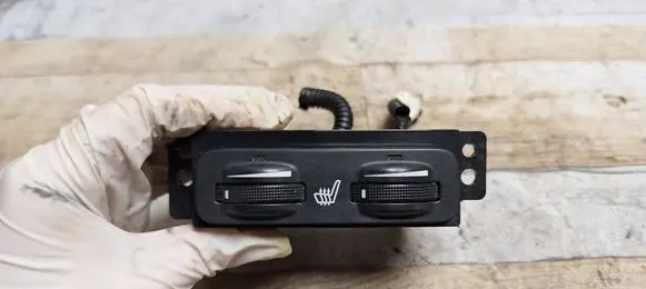 Toyota Avensis T250 Seat heating switch 453417