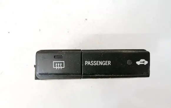 Toyota Avensis T250 Windscreen/window heater switch 8479006130c 84790-06130-c