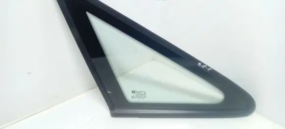 Opel Zafira A Front triangle window/glass 