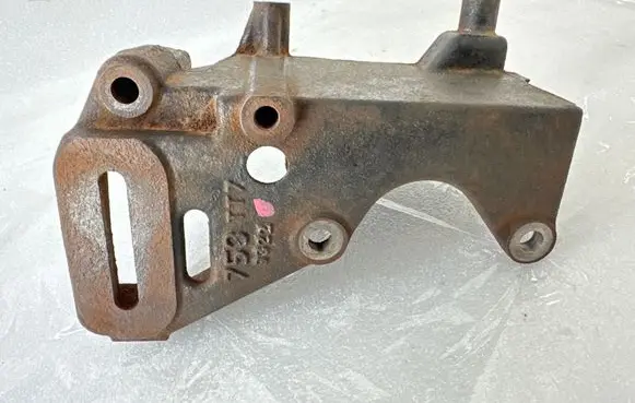 Mitsubishi Space Star Power steering pump mounting bracket 