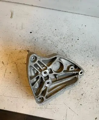 Opel Insignia A Engine mounting bracket 532274354