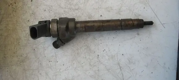 BMW 5 F10 F11 Fuel injector 7810702