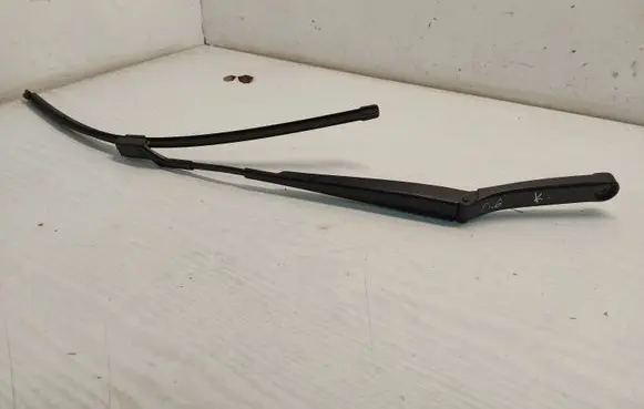 Volkswagen PASSAT B6 Windshield/front glass wiper blade 