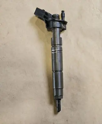 Mercedes-Benz GL X164 Fuel injector A6420701487 6420701487