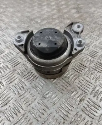 Mercedes-Benz GLC C253 Engine mount bracket A2052407900 281117 ZGS003