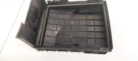 Volkswagen Tiguan Fuse box cover 1K0937132F 017180061