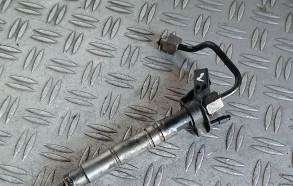 Mercedes-Benz CLK A209 C209 Fuel injector 0445110027