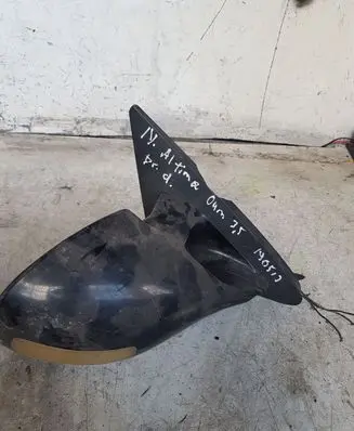 Nissan Altima Front door electric wing mirror