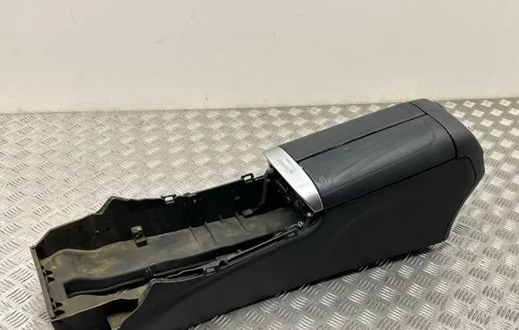 Mercedes-Benz C W206 Armrest