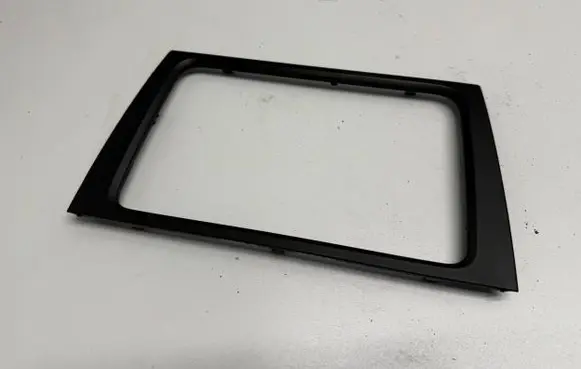 Radio/GPS head unit trim