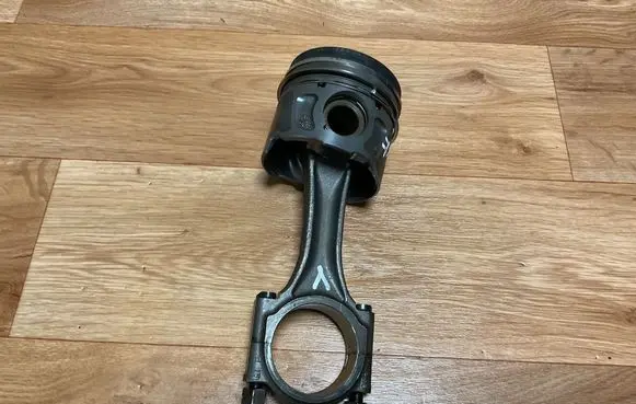 Ford Mondeo MK IV Piston with connecting rod 9682640680