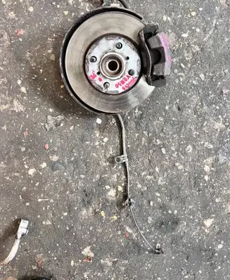 Toyota Yaris Verso Front wheel hub spindle knuckle 6565