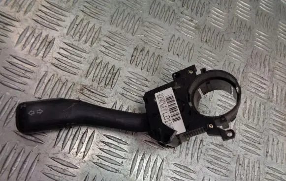 Skoda Fabia Mk1 (6Y) Indicator stalk 8L0953513G