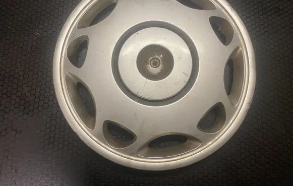 BMW 3 E36 R15 wheel hub/cap/trim 36131180104