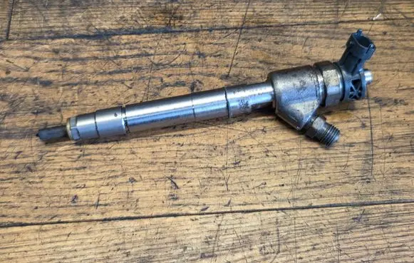 Fuel injector