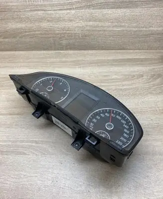 Volkswagen Golf Plus Speedometer (instrument cluster) 5M0920873A