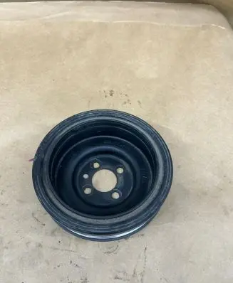 Volkswagen Transporter - Caravelle T5 Crankshaft pulley 038105243M