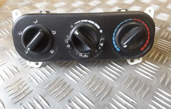Dodge Caliber Climate control unit P05058307AE 58024B