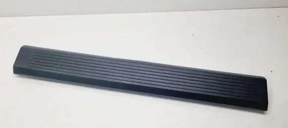 Nissan Qashqai J12 Front sill trim cover 769B46UA2A