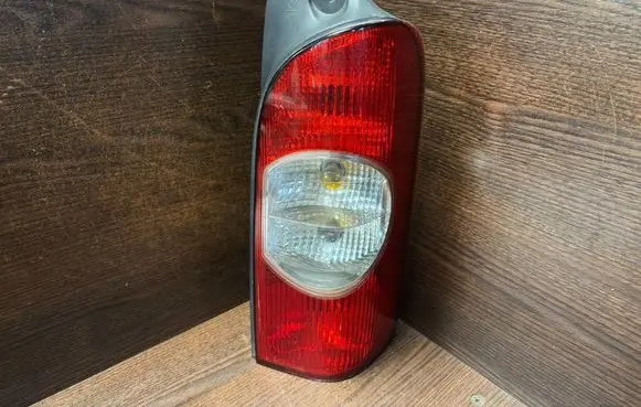 Renault Master II Rear/tail lights 8200171478