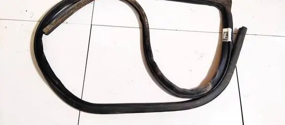 Nissan Primera Rubber seal front coupe door 