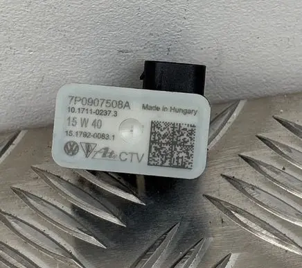 Volkswagen Touareg II Airbag deployment crash/impact sensor 7P0907508A