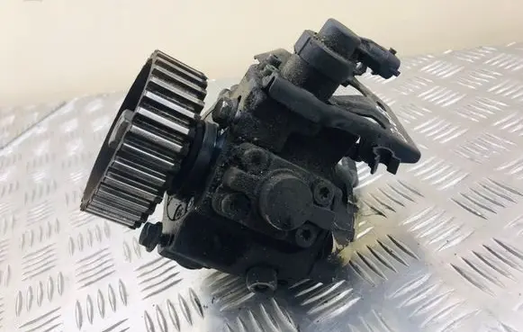 Peugeot Expert Fuel injection high pressure pump 9683703780
