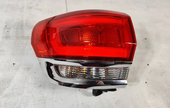 Jeep Grand Cherokee Rear/tail lights P681100001AG