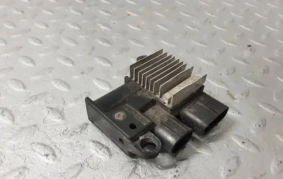 Toyota Yaris XP210 Coolant fan relay 89257K0020 4993003810