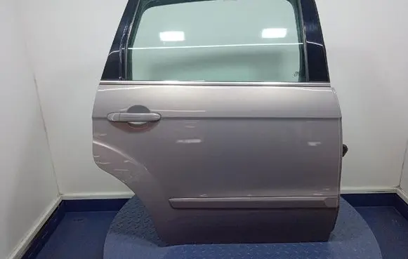 Rear door