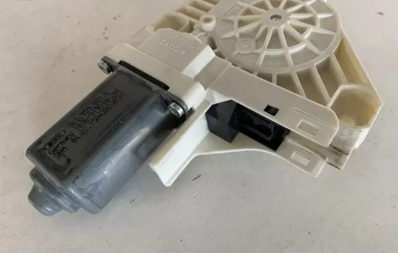 Audi A7 S7 4G Front door window regulator motor 8K0959801B