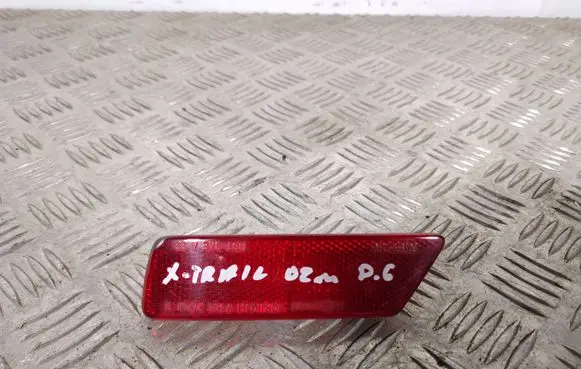 Nissan X-Trail T30 Rear tail light reflector