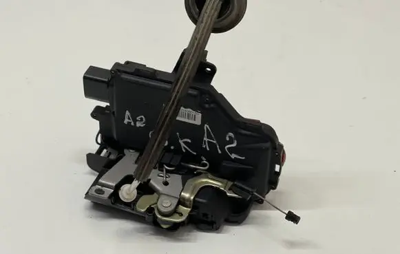 Audi A2 Rear door lock 8Z0839015D