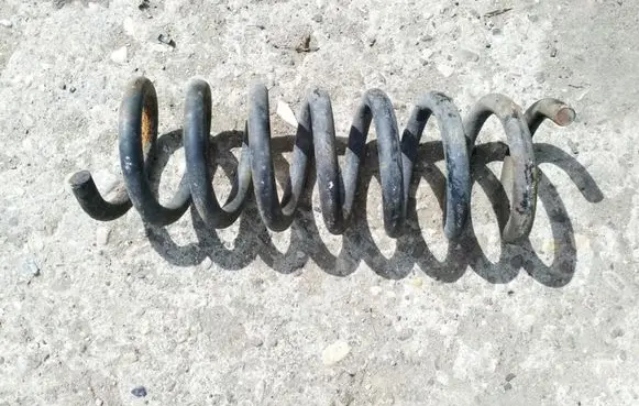 Mercedes-Benz E W210 Front coil spring