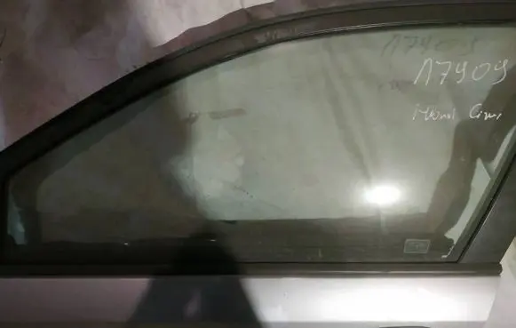 Honda Civic Front door glass trim molding 