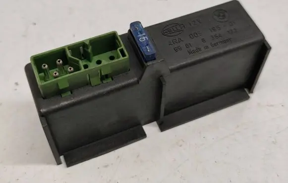 BMW 5 E39 Other relay 8354172 4RA00519501 65818354172