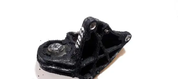 Peugeot Partner Engine mount bracket