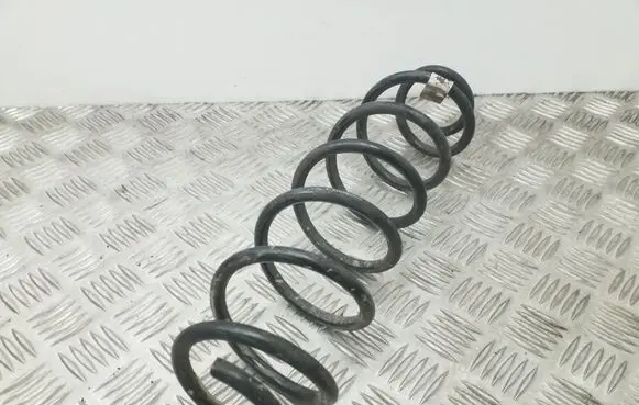 Seat Leon (5F) Rear coil spring 5F0511121