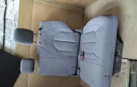Chrysler Pacifica Third row seats 5RJ47PL5AD